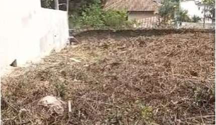 Ótimo Terreno   em meio a natureza- a 5 minutos da Granja Viana.