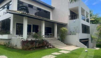 Casa solta para venda com 3 suítes 5 banheiros no Itaigara Caminho das Árvores de alto padrão