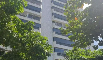 Cobertura 4 quartos vista mar na melhor localização da Pituba