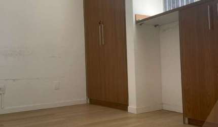 Sala comercial na Avenida Tancredo Neves no Edifício Cempre para venda