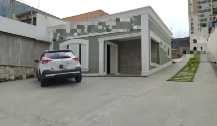 Casa comercial e terreno no Vianelo