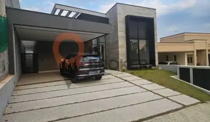 Casa de luxo no condomínio Mosaico Essense: 3 suítes, 4 vagas em Cézar de Souza, Mogi das Cruzes-SP - 220m².