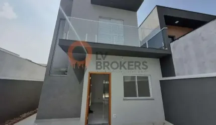 Lindo Sobrado  à Venda em Mogi das Cruzes - Villa Di Cesar - 3 Quartos, 1 Suíte, 2 Salas, 3 Banheiros, 2 Vagas, 130m².