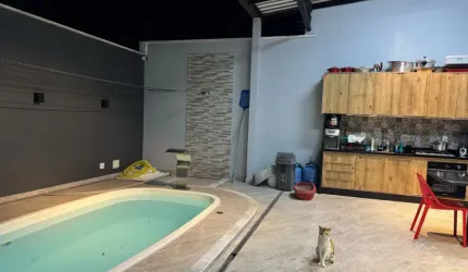LINDA CASA COM PISCINA E ESPAÇO GOLMET E OS MODULADOS