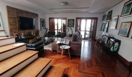 Maravilhoso Sobrado, com 3 dormitórios (1 suíte) quintal , escritório, Spa , 3 vagas de garagem à v