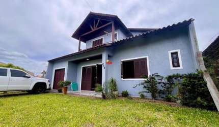 Lindo sobrado em ótima localização em Mariluz, confira!!!