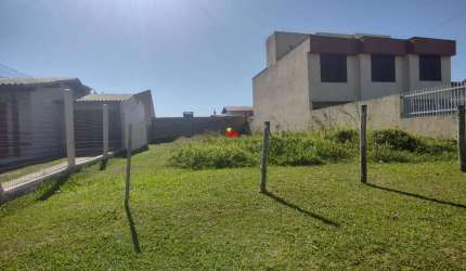 Lindo terreno próximo ao mar