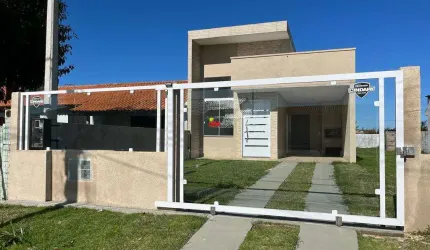 Ótima casa a poucas quadras do mar