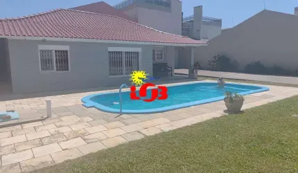 Casa à Venda, Centro de Tramandaí, próximo ao mar!
