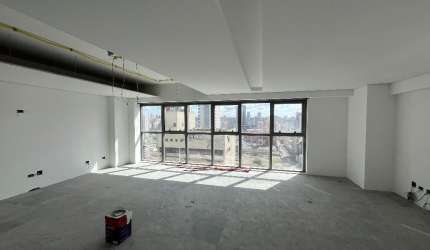 Sala Comercial no Seventh Avenue, com banheiro e vaga de garagem no Rebouças