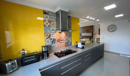 Apartamento à venda, 3 suítes, 3 vagas de garagem no melhor do Água Verde, Curitiba, PR