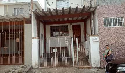 Casa de 2 dormitórios com sacada e vaga de garagem na Freguesia do Ó
