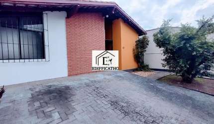 Casa para Locação em Pindamonhangaba, Alto do Cardoso, 3 dormitórios, 1 suíte, 1 banheiro, 2 vagas