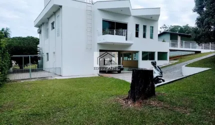 Sobrado para Locação em Pindamonhangaba, Socorro, 3 suítes, 2 banheiros, 4 vagas