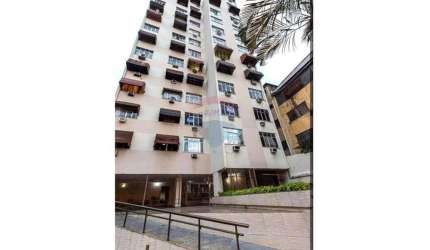 EXCELENTE APARTAMENTO EM ICARAÍ DE DOIS QUARTOS VAGA DE VARAGEM COBERTA NA  RUA JORNALISTA  IRENEU MARINHO.