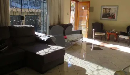 Sobrado com 4 quartos à venda em Cambuci - SP