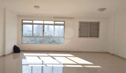Apartamento com 3 quartos à venda em Aclimação - SP