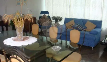 Casa com 5 quartos à venda ou para locação em Saúde - SP