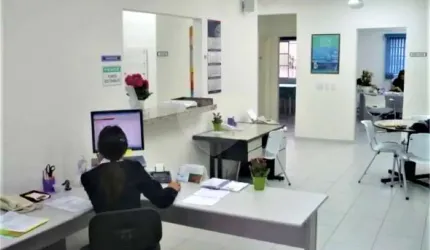Prédio inteiro à venda em Chácara Inglesa - SP