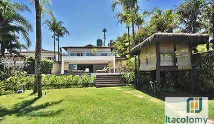 Casa em condomínio pé na areia na Praia da Baleia