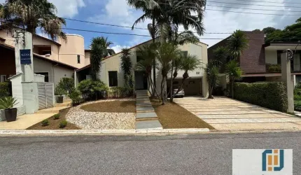 Casa mobiliada para locação no Condomínio Alphaville 02