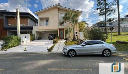 Linda casa para venda no Alpha Conde