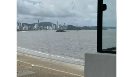 VENDE-SE APARTAMENTO FRENTE MAR LATERAL EM BALNEÁRIO CAMBORIÚ/SC