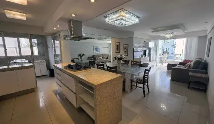 Descubra o Encanto dos 4 Quartos: Cada Detalhe desse apartamento com vista mar Pensado para Você