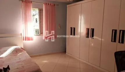 SOBRADO COM BOA LOCALIZAÇÃO