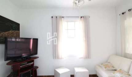 CASA COM ÓTIMA LOCALIZAÇÃO