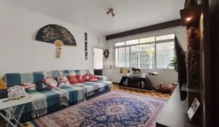 LINDA CASA EM ÓTIMO BAIRRO