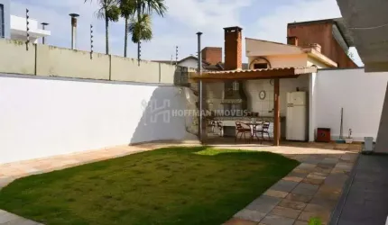 Sobrado com 5 dormitórios 2 suítes 6 vagas e área gourmet para locação no Jardim São Caetano