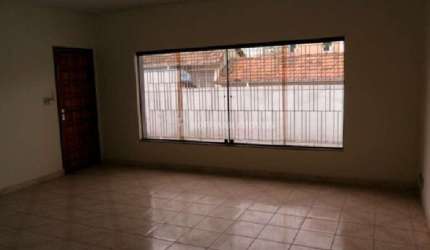 Casa à venda com ponto comercial ao lado no bairro Santo Antônio, São Caetano do Sul.