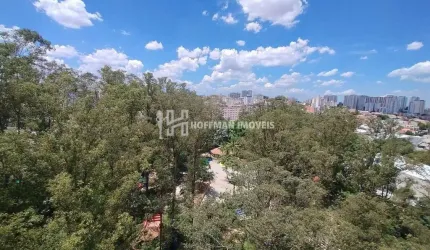 cobertura ao lado do parque linear