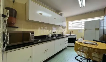 Sobrado com 2 Quartos e 1 banheiro para Locação no bairro Santa Paula.