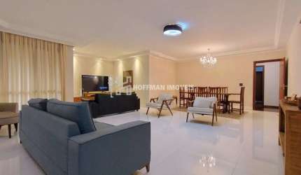 Apartamento para alugar com 237m² 3 suítes, 5 WC, 3 Vagas de garagem.
