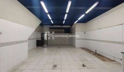 Salão comercial com 118m² e banheiro para alugar no bairro Osvaldo Cruz