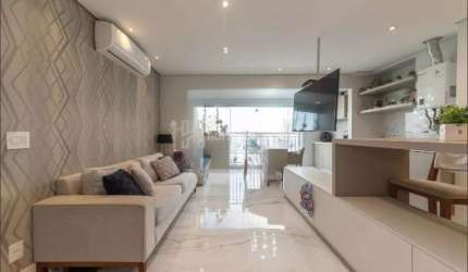 Apartamento com 02 Dormitórios, 01 Suíte, Varanda Gourmet Integrada a Sala e Cozinha, 02 Vagas - SCS