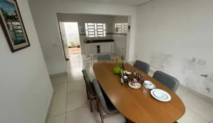 Casa Térrea de 02 dormitórios + Edícula , 05 vagas de Garagem à venda no Bairro Osvaldo Cruz - SCS