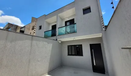 Sobrado Novo à Venda com 2 Quartos e 3 WC's em Santo André, SP