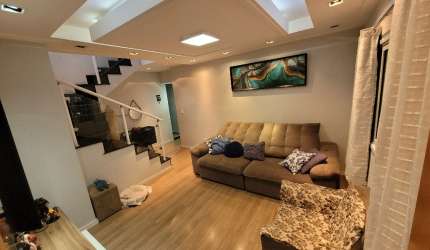 Sobrado à Venda com 3 Quartos e 2 WC's no Parque Guaraciaba