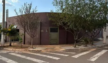 IMÓVEL À VENDA