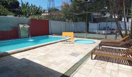 Casa a venda em Condomínio no Jd Dom josé