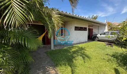 Casa 03 Dormitórios c/01 suíte - 4 quadras do mar