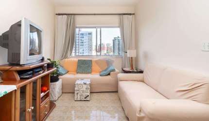 Apartamento de 54m2, 2 domitórios, 2 banheiros a 800m do metrô Saúde