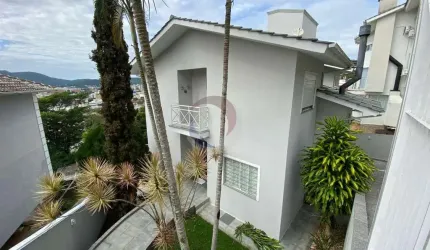 Casa em condomínio fechado com 3 quartos para alugar na Rua Europa, 410, Trindade, Florianópolis por R$ 10.000