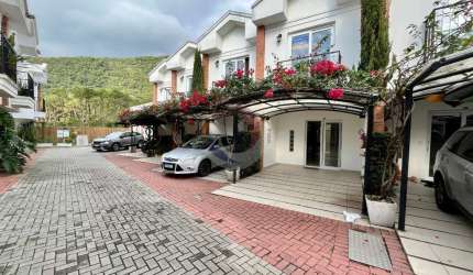 Casa em condomínio fechado com 2 quartos para alugar na Rodovia Francisco Thomaz dos Santos, 6413, Armação do Pântano do Sul, Florianópolis por R$ 3.700