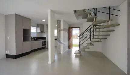 Casa em condomínio fechado com 3 quartos para alugar na Rua Sagrado Coração de Jesus, 811, Morro das Pedras, Florianópolis por R$ 6.890