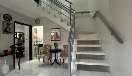 Belíssima casa duplex na cohama.