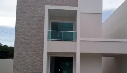 Locação de casa Duplex em Condomínio bem próximo a praia